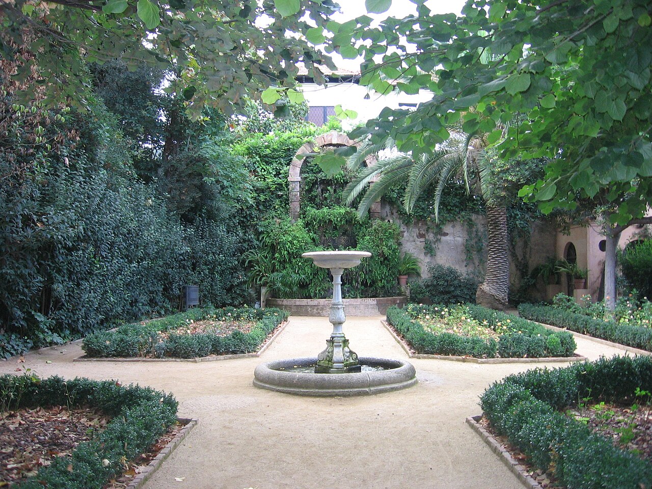 Secret gardens and green spaces in Catalonia that hide the most exclusive properties