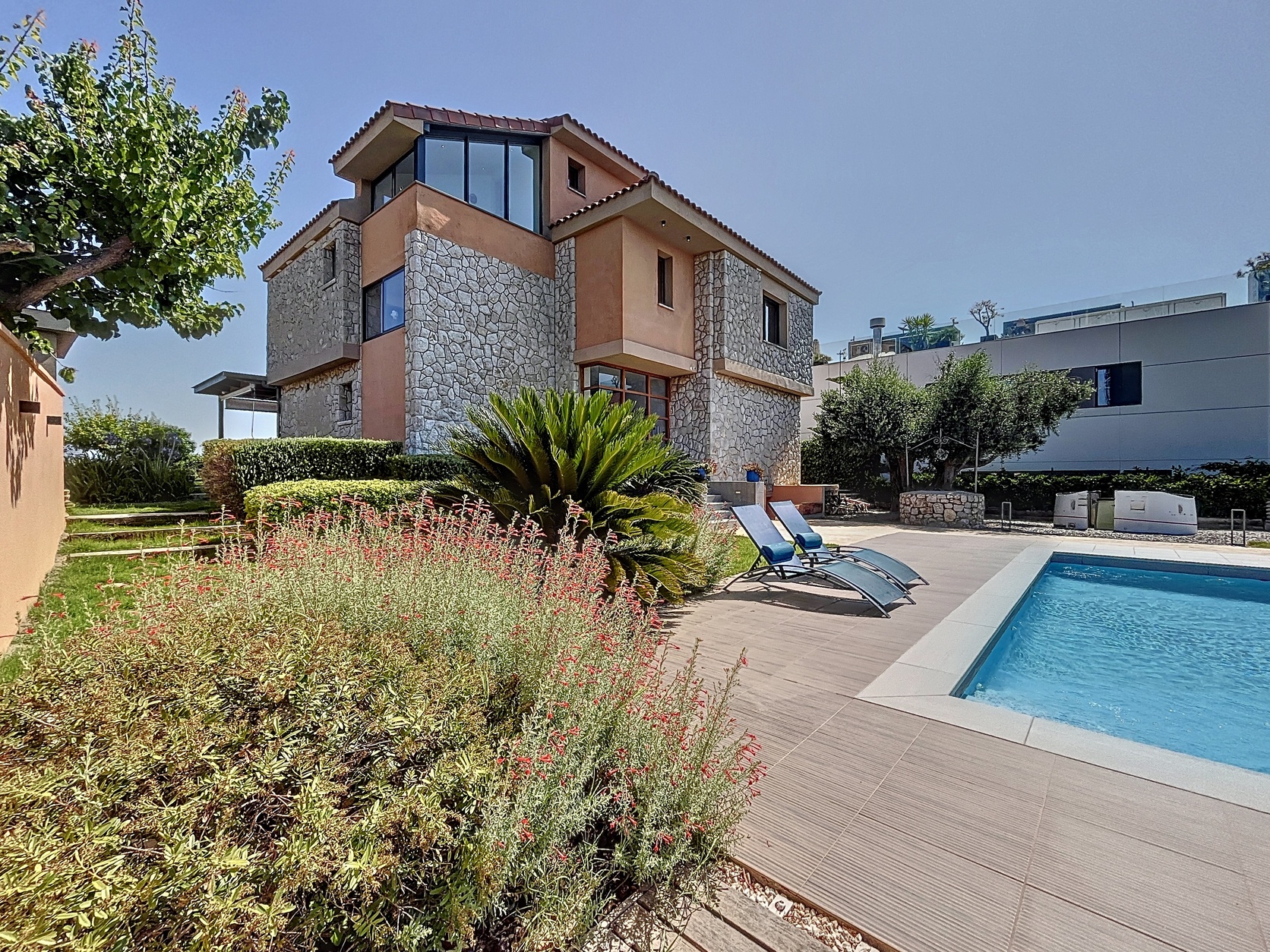 Secret gardens and green spaces in Catalonia that hide the most exclusive properties
