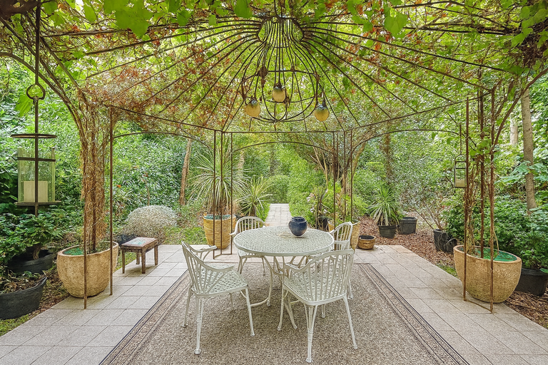 Secret gardens and green spaces in Catalonia that hide the most exclusive properties
