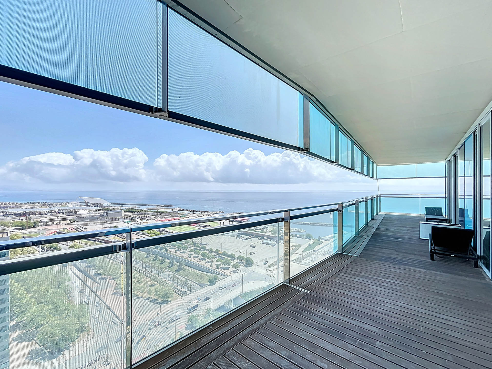 Casas con vistas al mar cerca de Barcelona, privacidad y paisaje como parte del valor