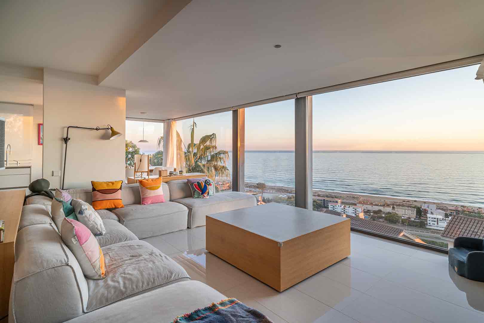 Casas con vistas al mar cerca de Barcelona, privacidad y paisaje como parte del valor
