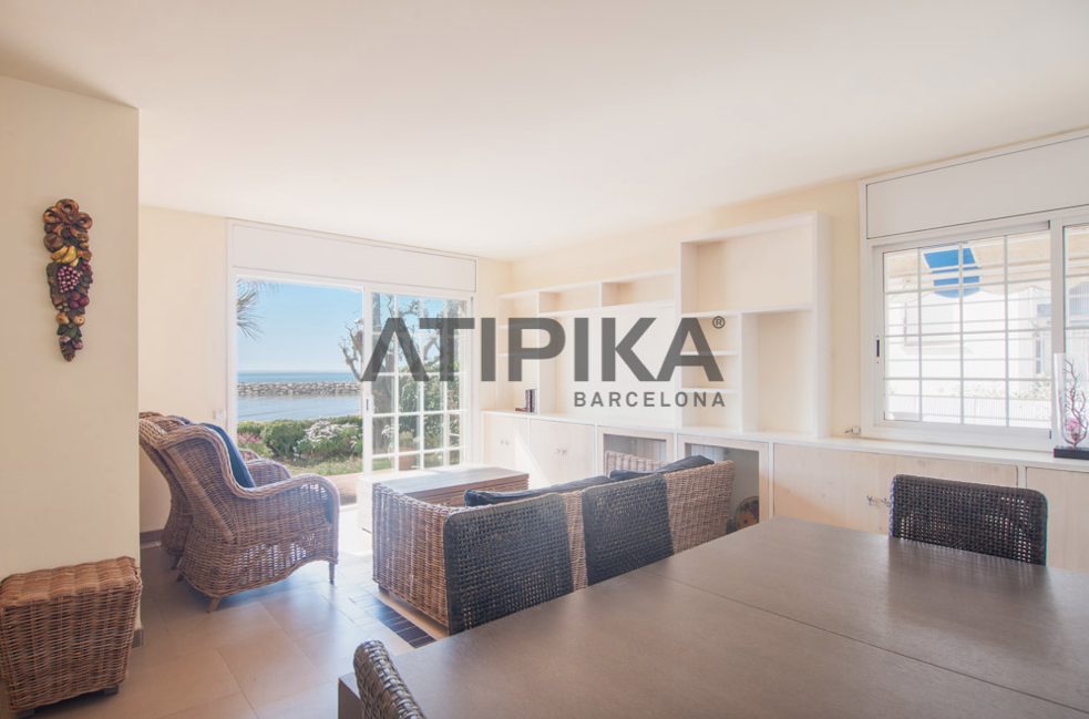 Casa junto al mar en Vilanova i la Geltrú - Atipika Lifestyle Properties 2022