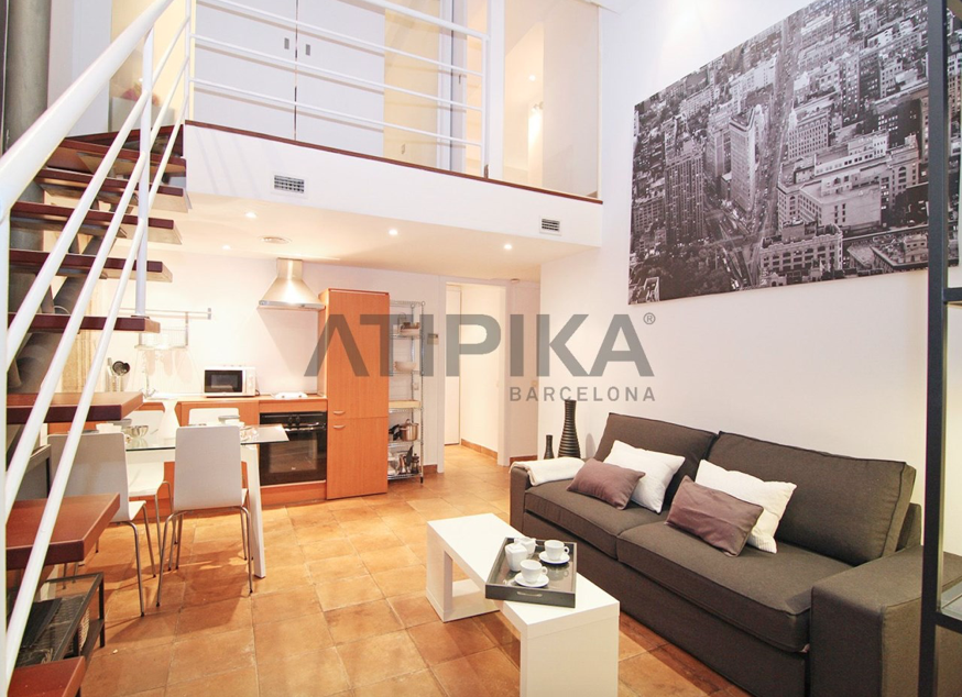 Arola, cócteles frente al Mediterráneo - Atipika Lifestyle Properties 2024