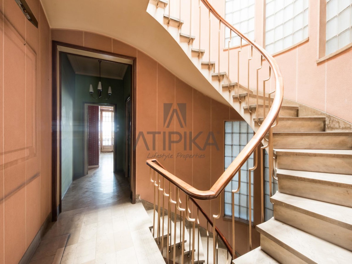 Excepcional propiedad a reformar, en el corazón de ‘Sant Andreu’, vendida por Atipika - Atipika Lifestyle Properties 2023