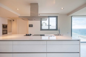 Atipika Castelldefels vende un auténtico mirador al mar - Atipika Lifestyle Properties 2024