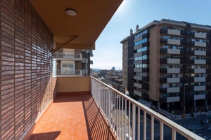 Luminoso piso con terraza y vistas panorámicas en Reina Elisenda vendido con éxito por Atipika Lifestyle Properties