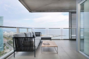Moderno apartamento de diseño con impresionantes vistas la mar en Diagonal Mar